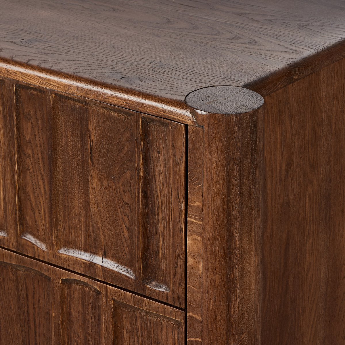 #Color_Carved Cocoa Oak