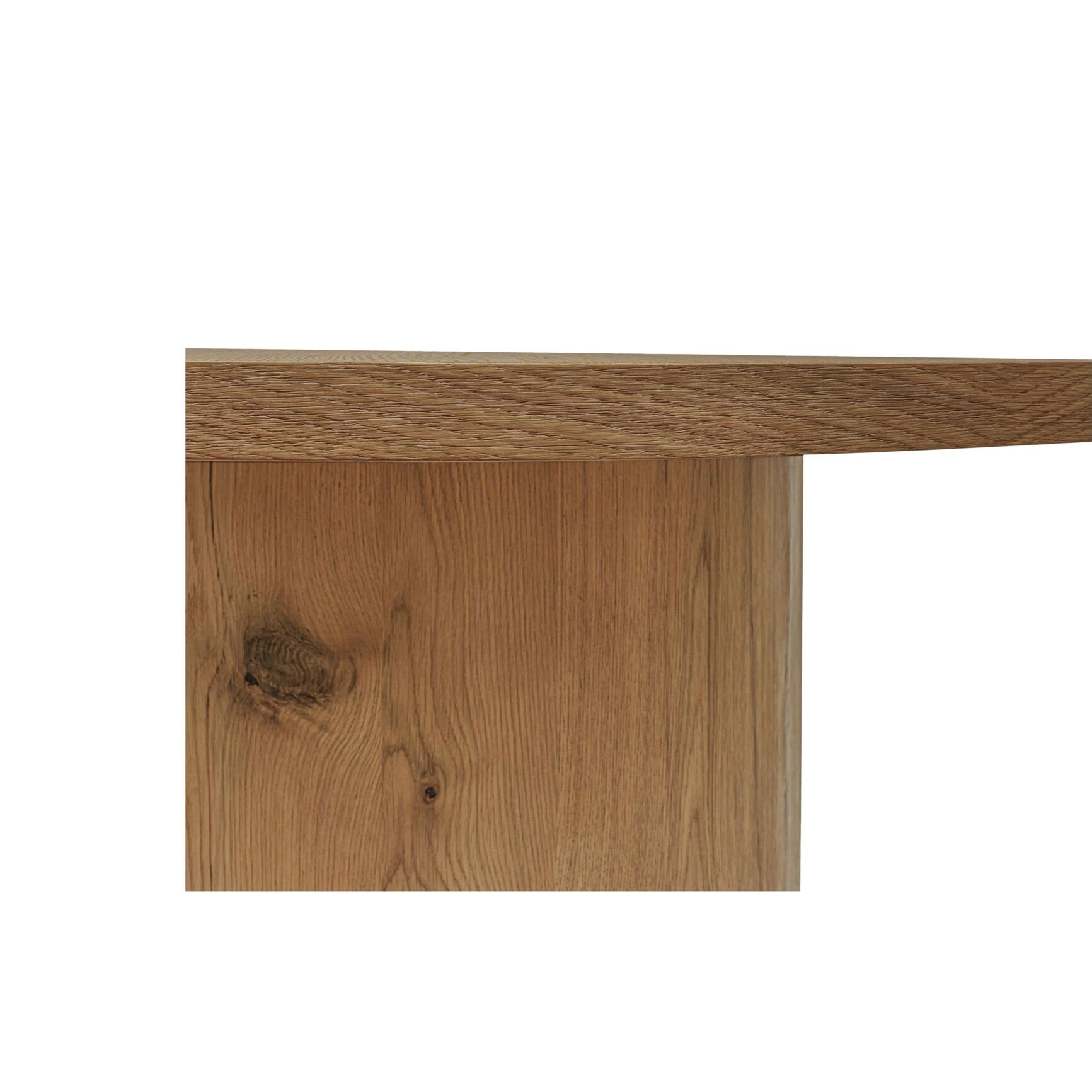 Wooden round table detail