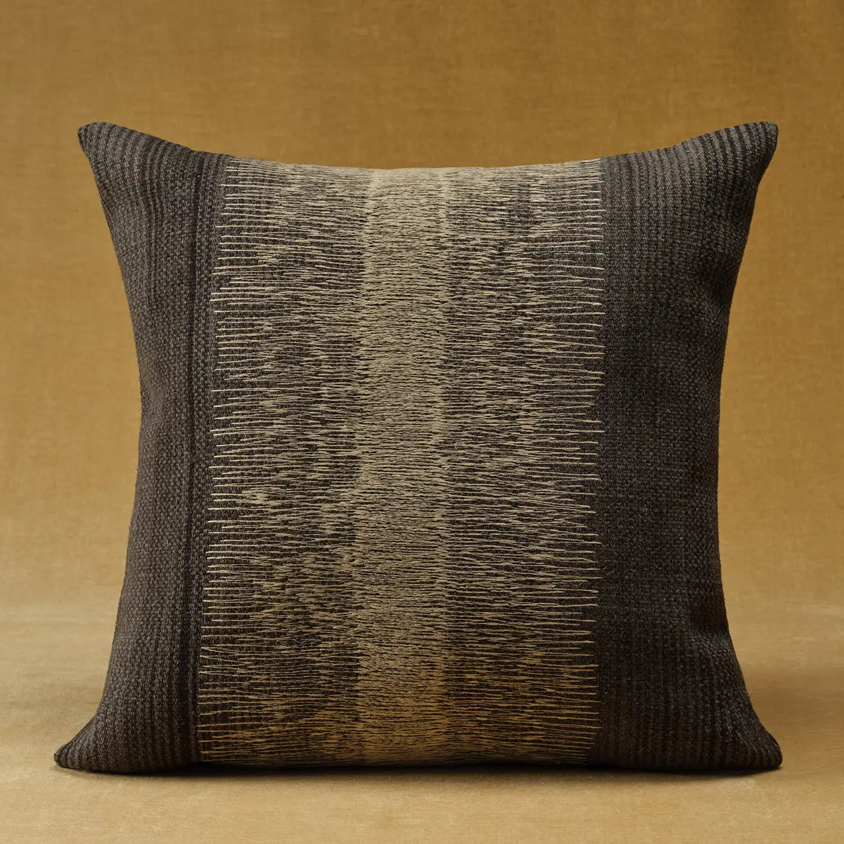 #throw pillow shape_square