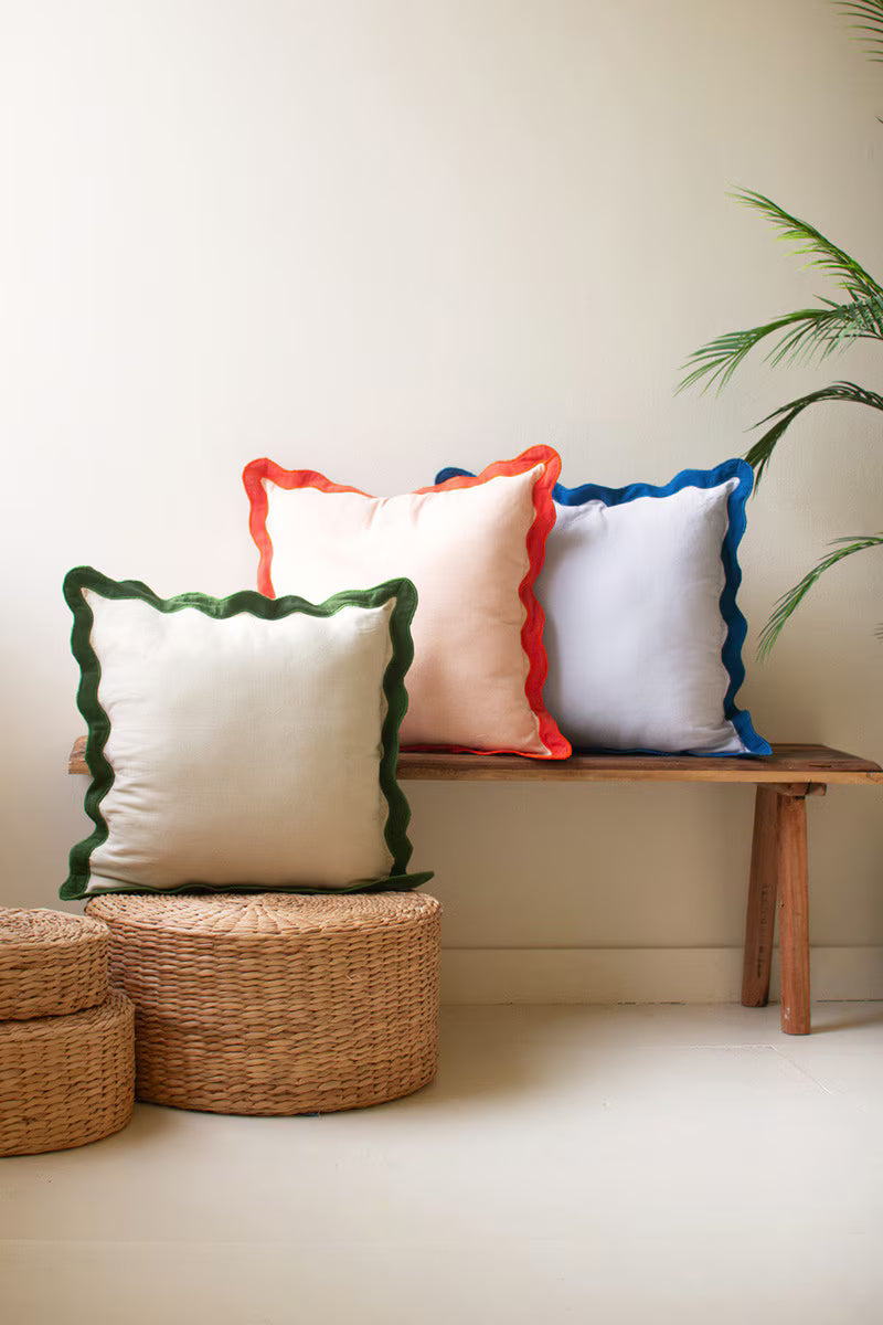 Set of 3 Cotton Pillows with Ruffle Edge