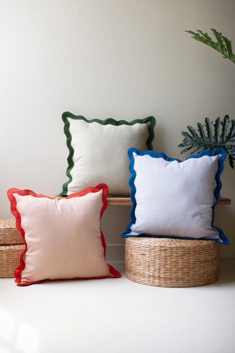 Set of 3 Cotton Pillows with Ruffle Edge